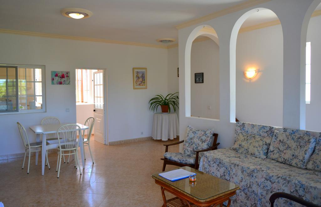 Villa Belinha - Guest House Quarteira Esterno foto